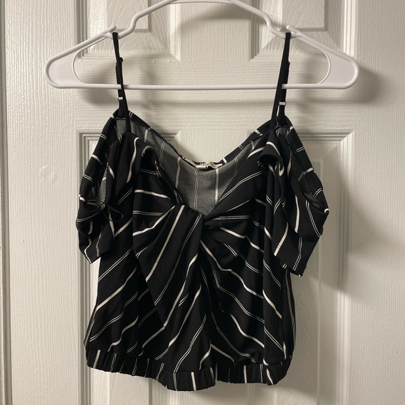 Express off the shoulder top - Picture 1 of 4